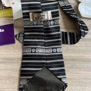 GIANNI VERSACE MADE IN ITALY BLACK/SILVER TIE